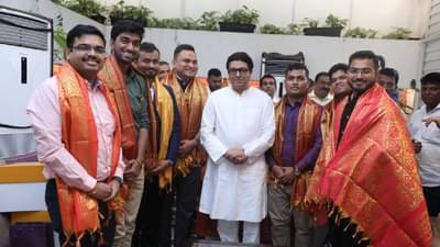 UPSC, MPSC तील महाराष्ट्रातील गुणवंतांचा गौरव, मुंबईत राज ठाकरे यांच्या हस्ते 17 जणांचा सन्मान