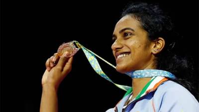 P. V. Sindhu: पी व्ही सिंधूला दुखापतीमुळे मोठा धक्का, कॉमनवेल्थची चॅम्पियन सिंधू वर्ल्ड चॅम्पियनशीपमधून बाहेर