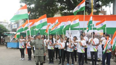 Photo Nagpur : तिरंगा पदयात्रेमध्ये नागपूरकरांचा उत्स्फूर्त सहभाग, नितीन गडकरी, देवेंद्र फडणवीस यांची उपस्थिती