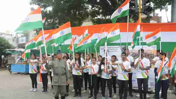 Photo Nagpur : तिरंगा पदयात्रेमध्ये नागपूरकरांचा उत्स्फूर्त सहभाग, नितीन गडकरी, देवेंद्र फडणवीस यांची उपस्थिती