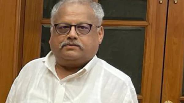 Rakesh Jhunjhunwala | टाईटनमुळे झाले बिग बूल; टाटांनाच दिली टक्कर, राकेश झुनझुनवाला यांच्या आयुष्याला कलाटणी देणारे हेच ते महत्वाचे प्रसंग