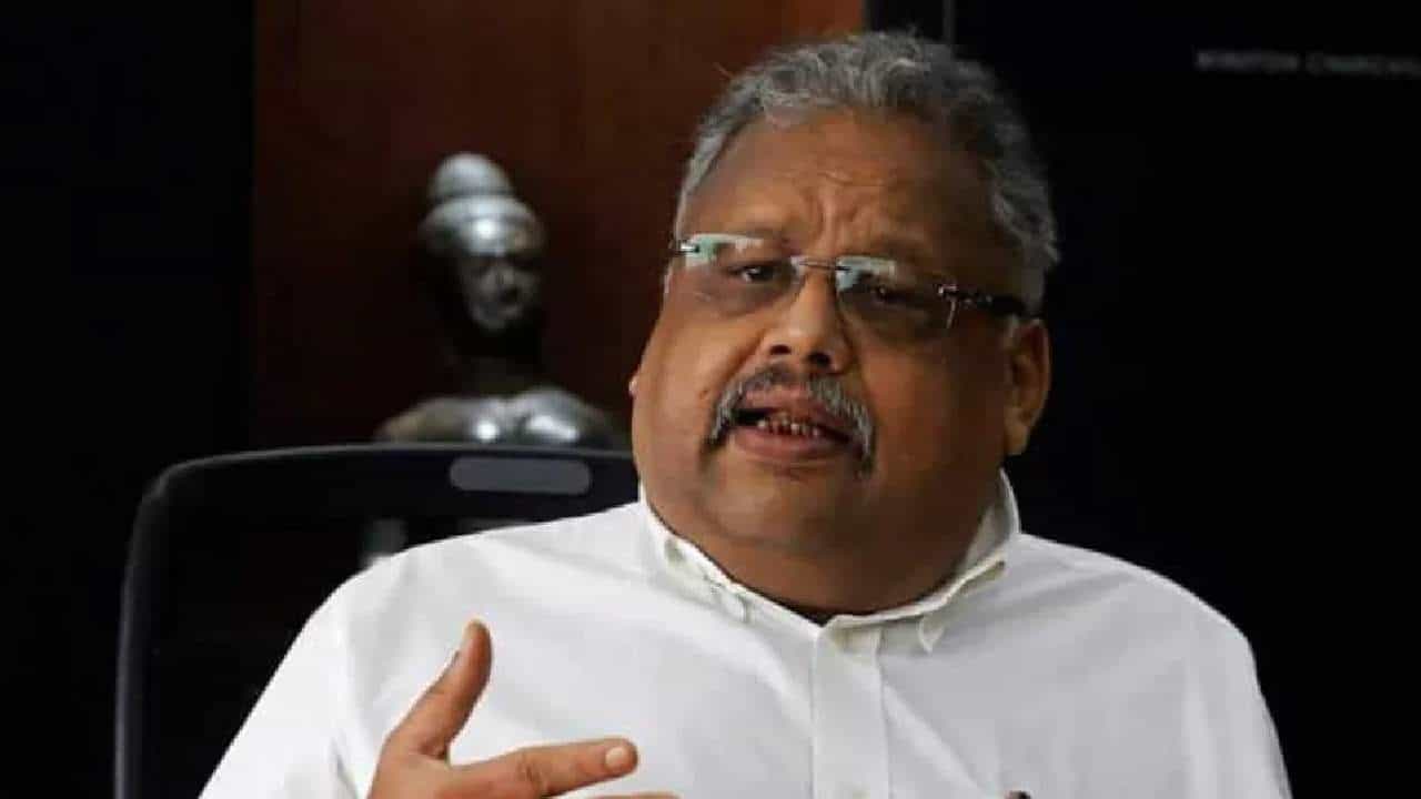 Rakesh Jhunjhunwala : 5000 रुपयांपासून शेअर बाजारात सुरुवात, राकेश झुनझुनवालांचा शेअर बाजारातील प्रवास वाचा...