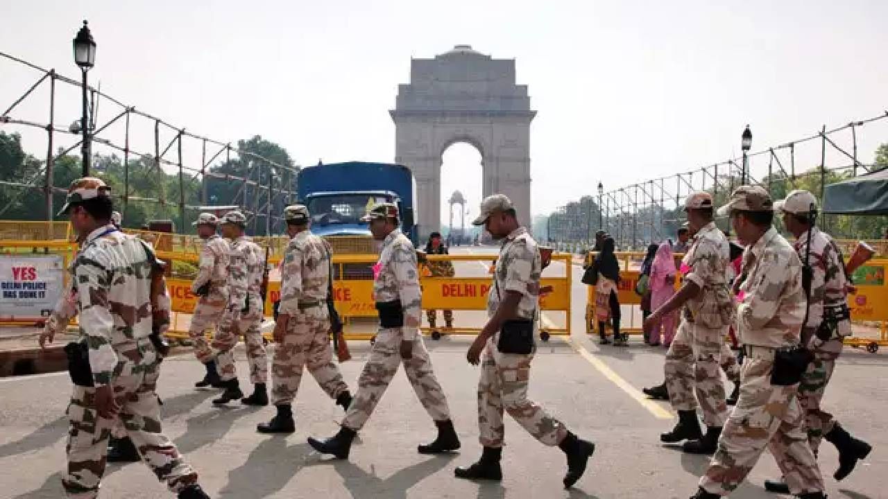 Delhi Alert: स्वातंत्र्यदिनासाठी दिल्लीत अलर्ट, दहशतवादी हल्ल्याची शक्यता, उ. प्रदेशात एक दहशतवादी अटकेत, पंजाबातही कारवाई