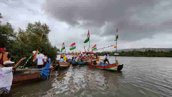 Utsav 75 Thane : ठाण्यात प्रथमच उत्सव 75 ठाणे महोत्सवाचे आयोजन,खाडीमार्गे कोळी बांधवांची होडी रॅली