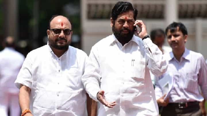मराठीला अभिजात भाषेचा दर्जा द्या, मुख्यमंत्र्यांची पंतप्रधानांकडे मागणी! मराठीला अभिजात भाषेचा दर्जा द्या, मुख्यमंत्र्यांची पंतप्रधानांकडे मागणी!