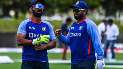 Dinesh Karthik : ऋषभ पंत, दिनेश कार्तिक या दोघांपैकी कोणाला संधी, रिकी पाँटिंग म्हणतोय...