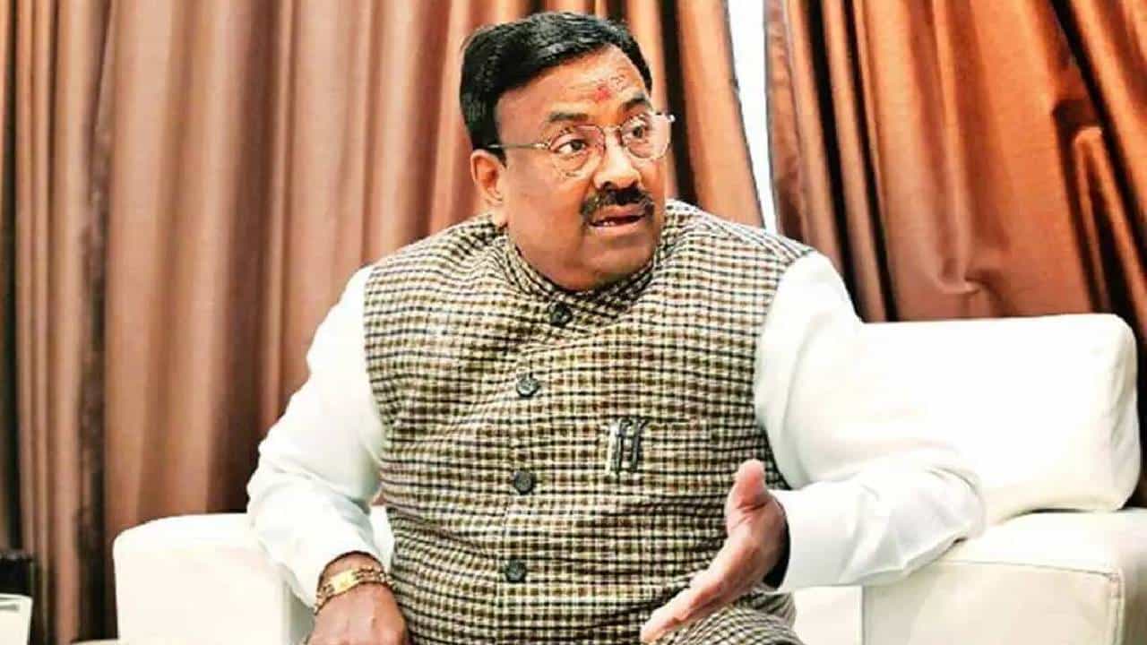 Sudhir Mungantiwar : सत्तासंघर्ष आहेच कुठे?, खरी शिवसेना ही शिंदेंचीच; सुधीर मुनगंटीवारांची प्रतिक्रिया Sudhir Mungantiwar : सत्तासंघर्ष आहेच कुठे?, खरी शिवसेना ही शिंदेंचीच; सुधीर मुनगंटीवारांची प्रतिक्रिया