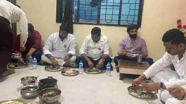 Amit Thackeray : हे माझच घर, मी हाताने घेतो म्हणत आवडत्या भाज्या घेतल्या; शिरूर दौऱ्यात अमित ठाकरेंच्या साधेपणाने जिंकली नागरिकांची मने