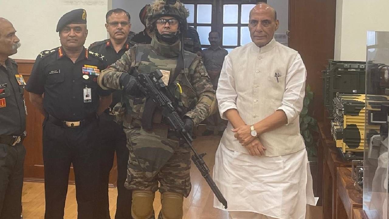 High tech Indian Army: सैन्यदल कोणत्याही आव्हानांसाठी तयार, संरक्षणमंत्री राजनाथ सिंह यांनी सोपवली अत्याधुनिक शस्त्रास्त्रे, जाणून घ्या सविस्तर