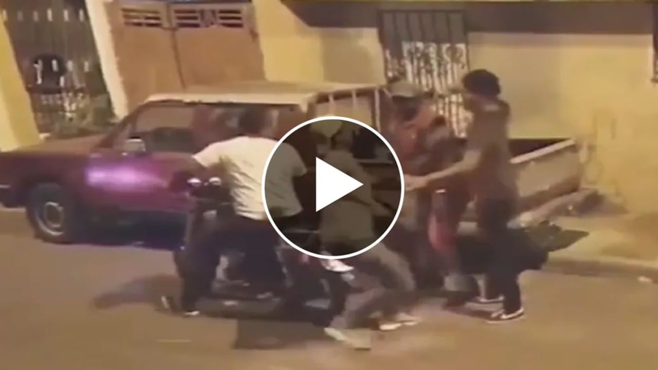 Viral Video: काय सांगता? चोराच्याच घरी चोरी, सोशल मीडियावर व्हिडीओ व्हायरल