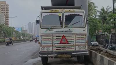 Borivali Accident : बोरिवलीत पश्चिम द्रुतगती महामार्गावर जोडप्याला डंपरने चिरडले, खड्ड्यांमुळे अपघात झाल्याचा मनसेचा आरोप