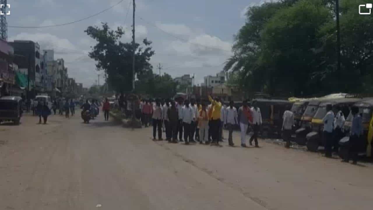 Nanded | मुंबईत मराठा आरक्षणासाठी उपोषणाला बसलेल्या कार्यकर्त्याकडे दुर्लक्ष, नांदेडमधल्या हदगावात कडकडीत बंद