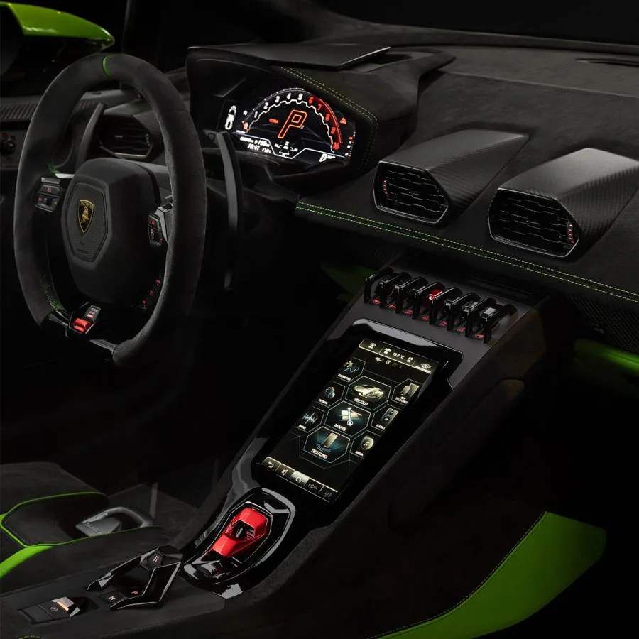 Lamborghiniचे Huracan इंजिन 640hp आणि 565Nm पॉवर जनरेट करते.