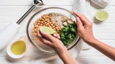 Low Calorie Snacks : वजन झपाट्याने कमी करायचे असेल तर या कमी कॅलरी स्नॅक्सचा आहारात नक्कीच समावेश करा