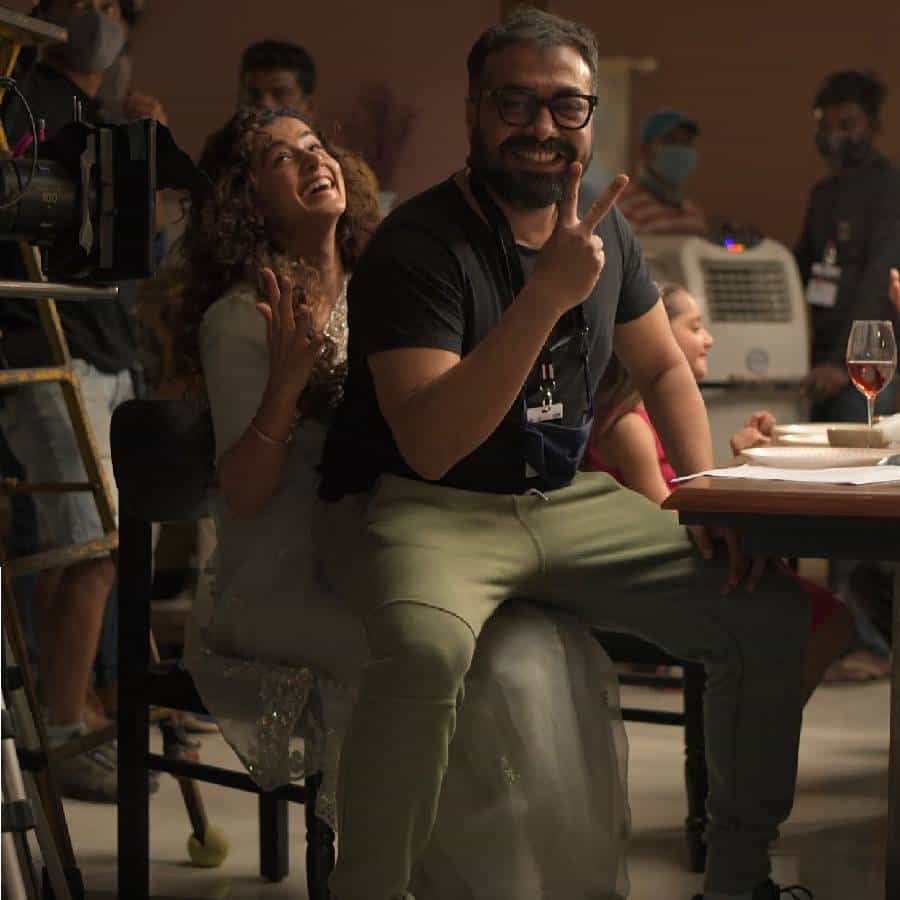 बॉलीवूड चित्रपटांबद्दल प्रेक्षकांचा राग सतत वाढत आहे. त्यात कलाकारांकडून केली जात असलेली निगेटिव्ह कमेंट या रोषात अधिक भर घालत आहे अलीकडील प्रमोशन दरम्यान बहिष्कार संस्कृतीवर केलेले ट्रोलर्स आणि टिप्पण्या हे अभिनेत्री तापसी पन्नू आणि अनुराग कश्यप यांच्या 'दोबारा' चित्रपटासाठीही संकट बनले आहे.सोशल मीडियावर लोक या चित्रपटाला जोरदार विरोध करत आहेत.
