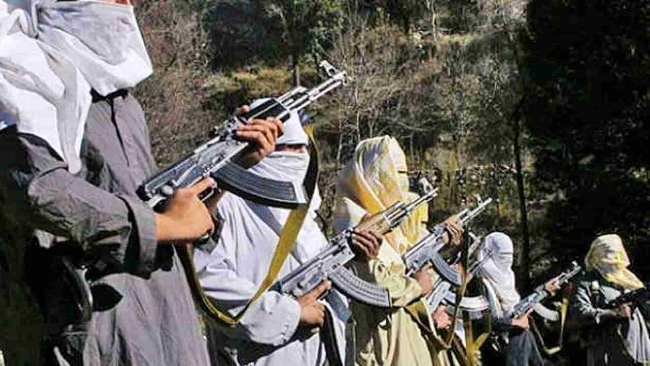 जम्मू-काश्मीरमध्ये पुन्हा टार्गेट किलिंगचे सत्र; या राज्यातील दोघांवर दहशतवाद्यांनी झाडल्या गोळ्या