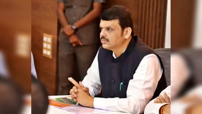 Devendra Fadnavis : मोदींनंतर सक्षम नेतृत्वातल्या 2-3 नावांपैकी फडणवीस एक, त्यांना पुण्यातून लोकसभेची उमेदवारी द्या; ब्राह्मण महासंघाचं नड्डांना पत्र