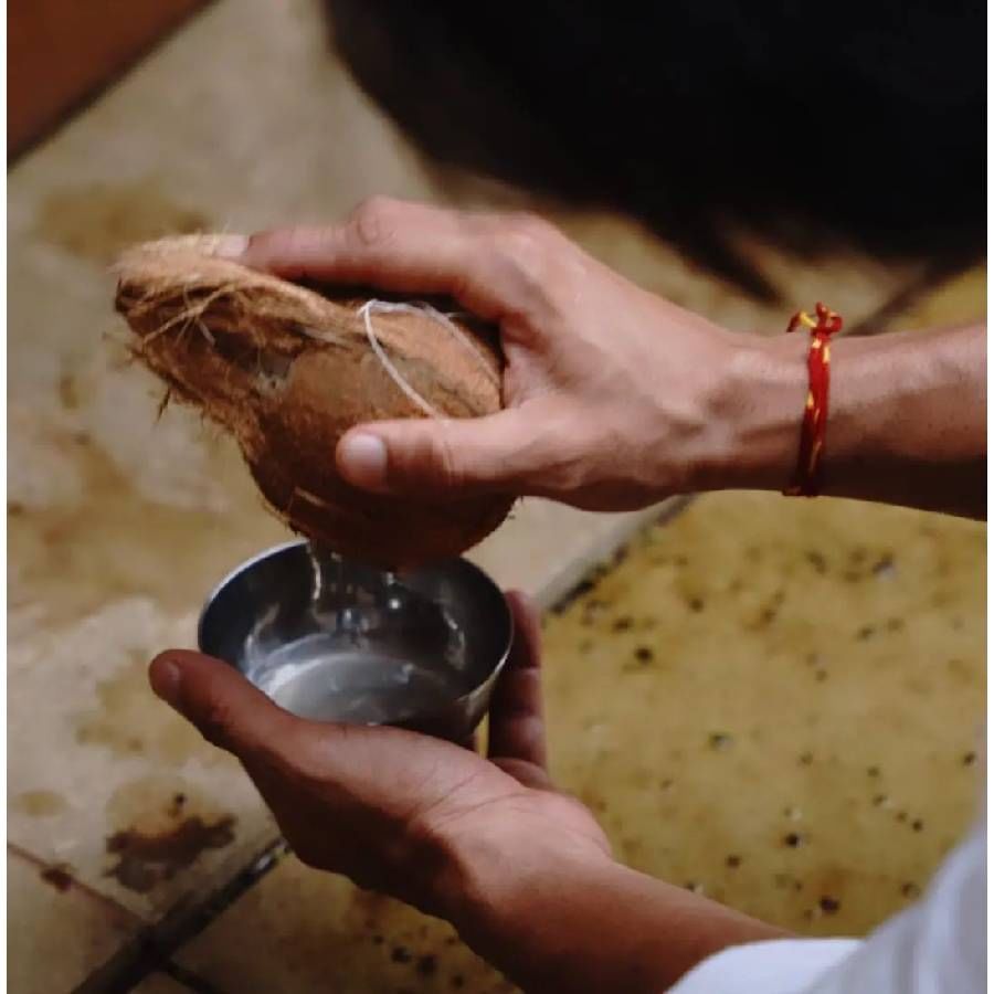 या वर्षी जुलैमध्ये, रणवीर सिंग आणि त्याचे वडील जुगजित सुंदरसिंग भवनानी यांच्या ओह फाइव्ह ओह मीडिया वर्क्स एलएलपी नावाच्या कंपनीने मुंबईत ११९ कोटी रुपयांना अपार्टमेंट खरेदी करण्याचा करार केला.