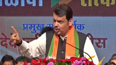 Devendra Fadnavis : आता सर्व सण जोरात करायचे, मुख्यमंत्री घरी बसणार नाही अन् तुम्हालाही बसू देणार नाही; देवेंद्र फडणवीसांचा उद्धव ठाकरेंना टोला