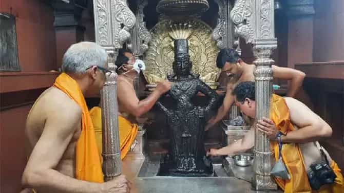 Pnadharpur: 2023 पर्यंत विठू माऊलीच्या नित्यपूजा आणि पाद्य पूजेचे बुकिंग फुल