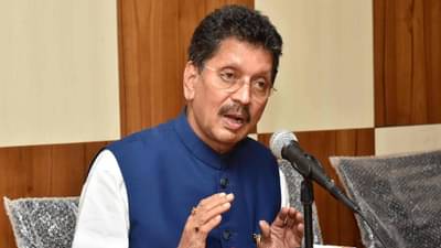 Deepak Kesarkar : मुख्यमंत्रीपद आणि मंत्रीपद घरात ठेवलं ही गद्दारी नव्हती का?; दीपक केसरकरांचा थेट आदित्य ठाकरेंना सवाल