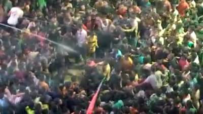 Video Buldana : बुलडाण्यातील दहीहंडी कार्यक्रमात तुफान हाणामारी, दोन गटात वाद, आमदार श्वेता महालेंच्या भाजपच्या युवा मोर्चातर्फे आयोजन