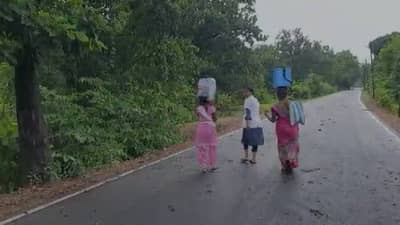 Gadchiroli Health : सरकार बदलला काळ बदलतोय, आरोग्य कर्मचाऱ्यांची कसरत कायम, गडचिरोलीतील ग्रामीण भागातील वास्तव