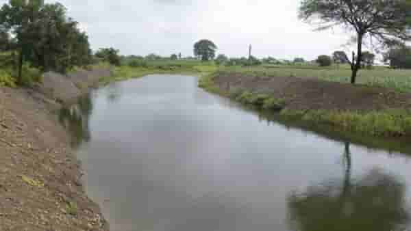Pune : निमगाव दावडीत कालवा फुटला, सर्वत्र पाणीच-पाणी, वाहतूकही विस्कळीत..!