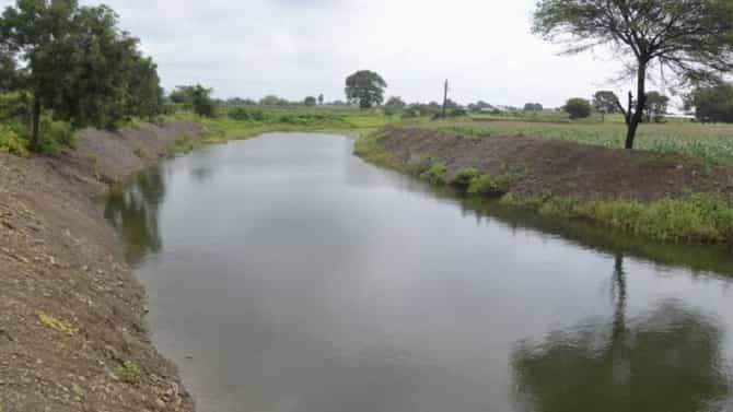 Pune : निमगाव दावडीत कालवा फुटला, सर्वत्र पाणीच-पाणी, वाहतूकही विस्कळीत..!