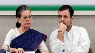 Rahul Gandhi : गांधी घरण्याबाहेर जाणार काँग्रेसचे नेतृत्त्व; या 6 नेत्यांची नावं चर्चेत; राहुल गांधी म्हणाले प्रियंका गांधींचं नाव या पदासाठी नको…