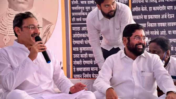 Sambhaji Chhatrapati : तुम्ही आश्वासनाचे कागद घेऊन आला होता, त्याचे काय झालं?; संभाजी छत्रपती यांनी दिली मुख्यमंत्र्यांना त्या आश्वासनाची आठवण