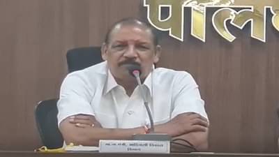 Palghar : डोळ्यांदेखत जुळ्या मुलांना गमावणाऱ्या पीडितेची भेट न घेताच मंत्रिमहोदय माघारी!, विजयकुमार गावीत यांचा दौरा चर्चेत