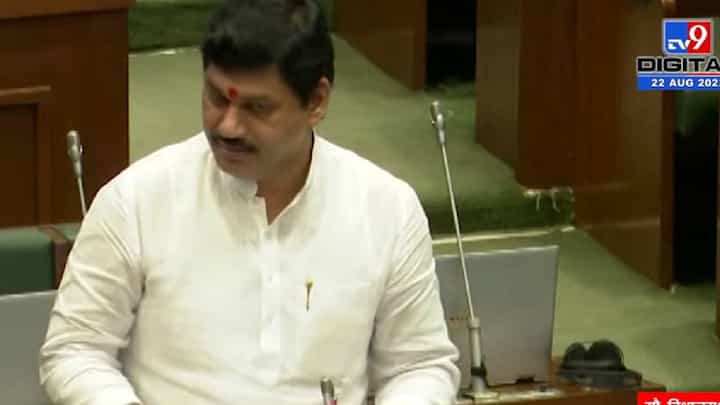 Dhananjay Munde | उत्पन्नाची अट दरवर्षी बदलणार का? निराधार योजनेतील 21 हजारांच्या अटीवरुन धनंजय मुंडे यांनी सरकारला घेरले Dhananjay Munde | उत्पन्नाची अट दरवर्षी बदलणार का? निराधार योजनेतील 21 हजारांच्या अटीवरुन धनंजय मुंडे यांनी सरकारला घेरले