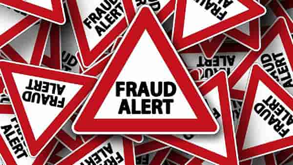Insurance Fraud | स्वस्तात विम्याचे जाळे, अलगद अडकवून खाते करतील साफ सारे