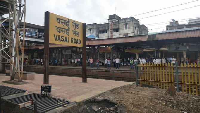 वसई रेल्वे स्टेशनवर घडली अत्यंत धक्कादायक घटना! लोको पायलटला घाम फुटला; CCTV फुटेज पाहून सगळेच घाबरले