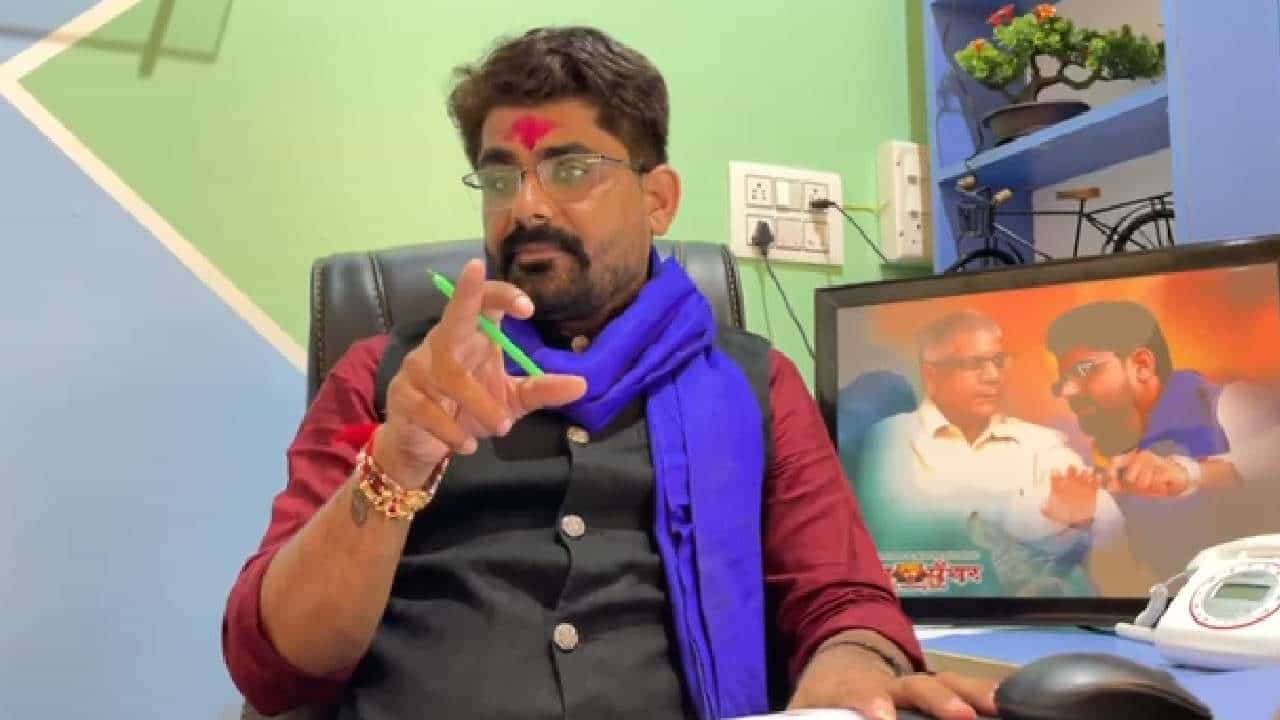 Beed | वैर विठ्ठलाशी नाही, बडव्यांमुळे पक्ष सोडतोय...बीडमध्ये वंचित बहुजन आघाडीच्या नेत्यानं नावंच सांगितली, ऊसतोड मजूर प्रदेशअध्यक्ष शिवराज बांगर मनसेत