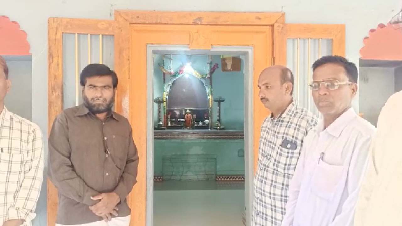 Jalna | आमचा देव आणून द्या, अन्यथा अख्खा गाव अन्न सोडणार, जांब समर्थ गावकऱ्यांचा इशारा, गावात शुकशुकाट