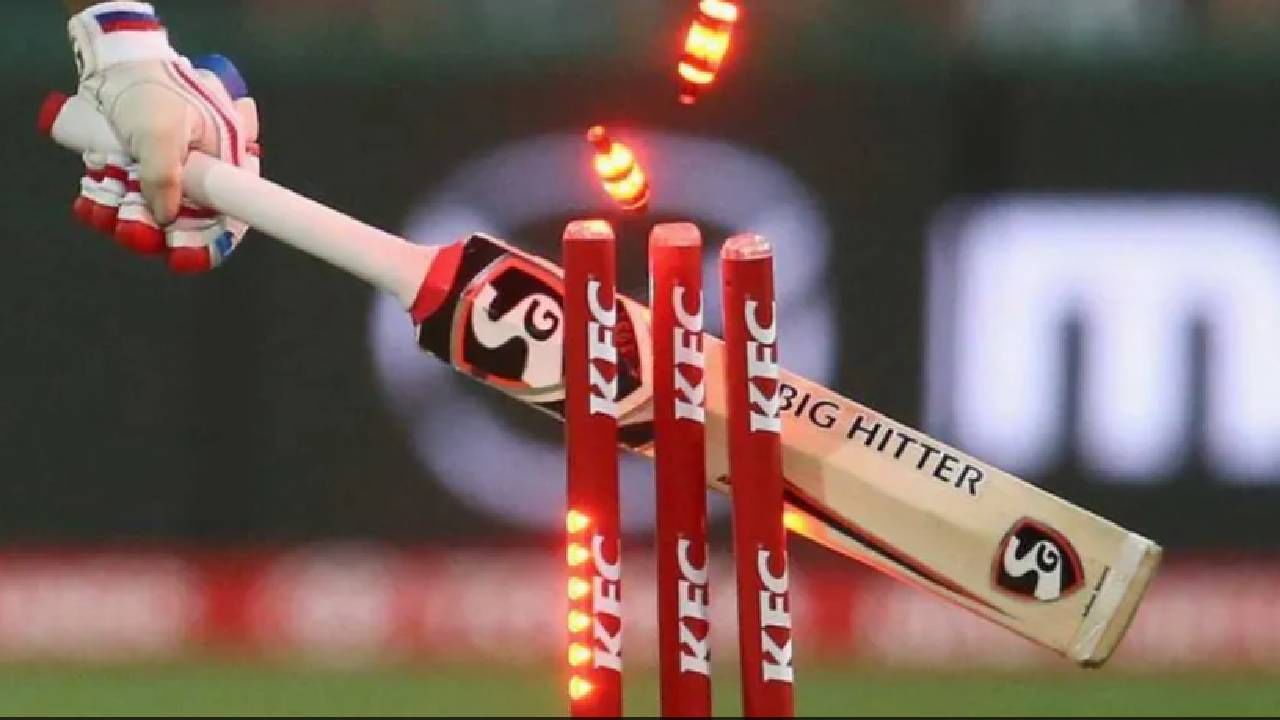 त्याने सर्व फलंदाजांना शुन्यावर OUT केलं, 15 चेंडूत सामन्याचा निकाल, एकाच गोलंदाजाची चर्चा त्याने सर्व फलंदाजांना शुन्यावर OUT केलं, 15 चेंडूत सामन्याचा निकाल, एकाच गोलंदाजाची चर्चा