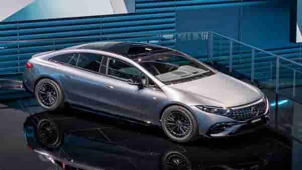 Mercedes-Benz EQS AMG 53 4Matic+ लक्झरी इलेक्ट्रिक कार लाँच, किंमत ऐकून चक्करच येईल