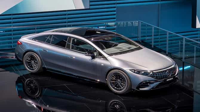 Mercedes-Benz EQS AMG 53 4Matic+ लक्झरी इलेक्ट्रिक कार लाँच, किंमत ऐकून चक्करच येईल