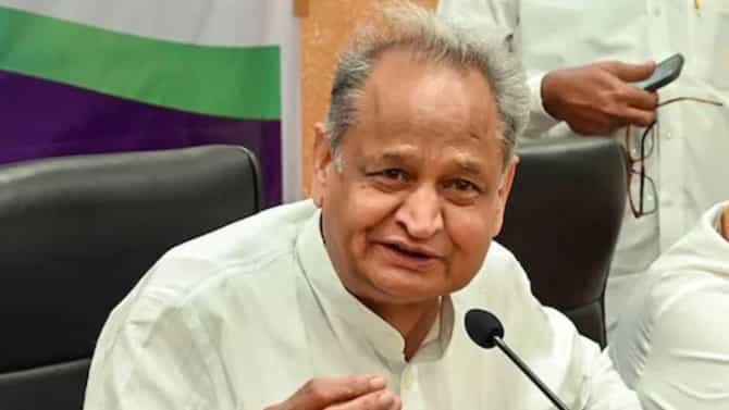 राजस्थान काँग्रेसमध्ये भूकंप; गेहलोत गटाच्या 92 आमदारांचे एकाचवेळी राजीनामे, पायलट यांच्या मुख्यमंत्रीपदाला विरोध?