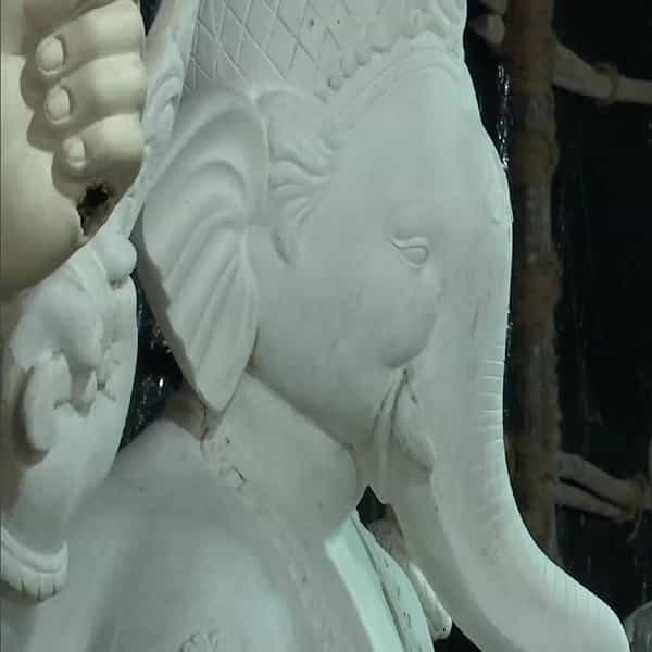 कोरोना नंतर यंदा गणेशोत्सव मोठ्या उत्साहात साजरा केला जात आहे. येत्या 31 ऑगस्टच्या गणेश चतुर्थीपासून गणेशोत्सवाला सुरुवात होत आहे. ठिकठिकाणी उत्सवाची तयारीही जोरात सुरु आहे.