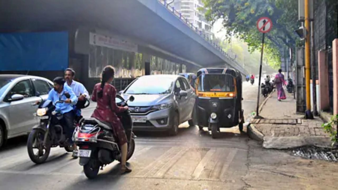 Traffic violations in Pune : बेशिस्त वाहनचालकांमुळे पुण्यात होतंय 20 टक्के वाहतुकीचं उल्लंघन, अपघातांमध्येही वाढ, वाहतूक पोलीस म्हणतात...