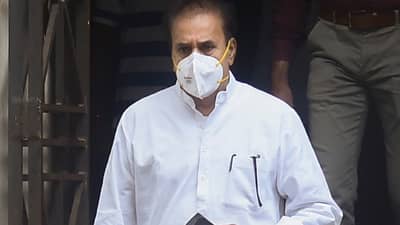 अनिल देशमुखांच्या अडचणी संपेना; राज्य सरकारने सीबीआयला दिली ही मंजुरी