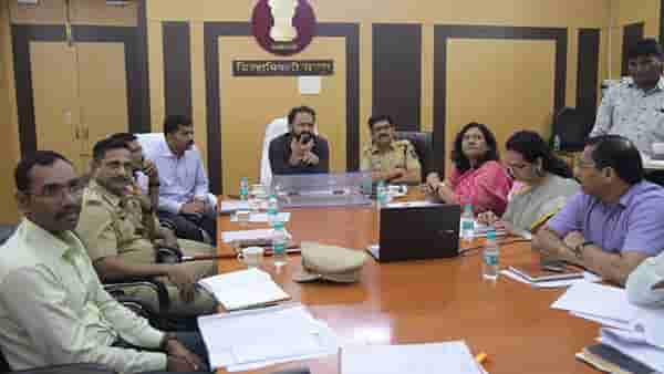 Nagpur Collector : एक गाव एक गणपती संकल्पनेनुसार उत्सव साजरा करा, नागपूरचे जिल्हाधिकारी डॉ. विपीन इटनकर यांचे आवाहन