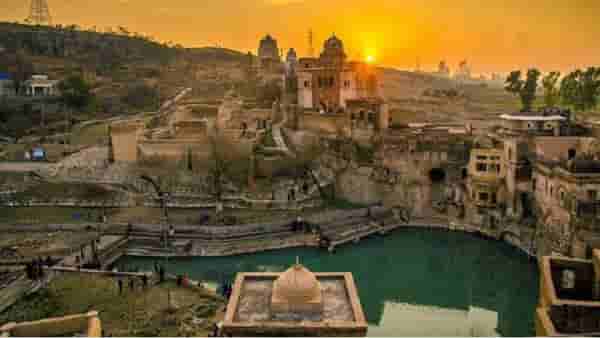 Mahabharat Story: पाकिस्तानात असलेल्या या जलाशयाजवळ युधिष्ठिराला विचारले गेले होते यक्ष प्रश्न