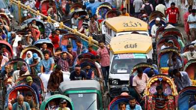 Economic Crisis: श्रीलंकाच नाही, तर भारताचा हा शेजारी देश दिवाळखोरीच्या दिशेने...