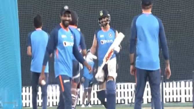 IND vs PAK Asia Cup 2022: एकदम दणदणीत... विराटने उलट्या हाताने मारला रिव्हर्स स्वीप, VIDEO एकदा बघाच