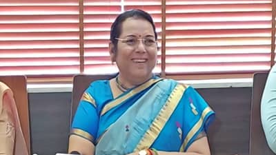 Neelam Gorhe : आदित्य ठाकरेंचा दौरा जाहीर असेल, घर ते कार्यालय किंवा कार्यालय ते घर नसेल; नीलम गोऱ्हेंचा तानाजी सावतांना टोला