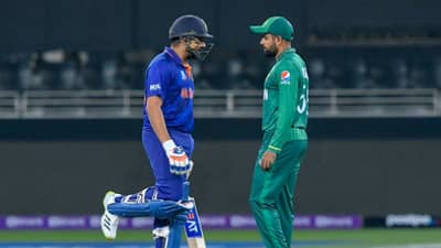 India Vs Pakistan LIVE Score : वर्ल्ड कप मधल्या पराभवाचा बदला घेतला, टीम इंडिया जिंकली
